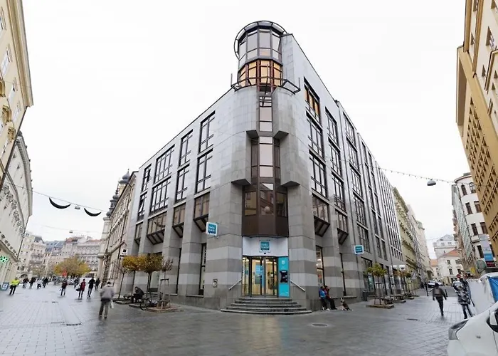 New Luxury Main Square Apartment
