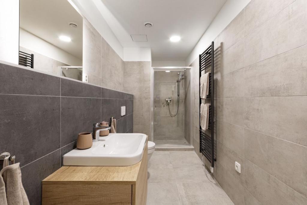 New Luxury Main Square Apartment *